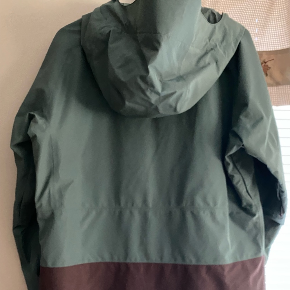 Women's Two-Tone Hooded Utility Jacket in Sage and Brown - Picture 3 of 3